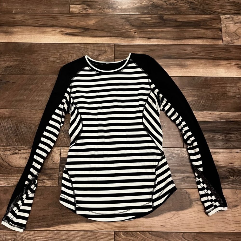 LULULEMON sea stripe mint and black striped Run: Reflect long sleeve tee 10
